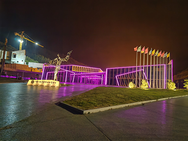 城市亮化是现代城市建设的重要组成部分，它不仅可以美化城市的夜景，还能提升城市的整体形象。随着科技的不断进步，城市亮化也得到了更多的关注和创新。本文将介绍一些关于城市亮化的创意和技术，帮助读者了解尼木城市亮化的重要性以及如何进行尼木城市亮化的规划和实施。